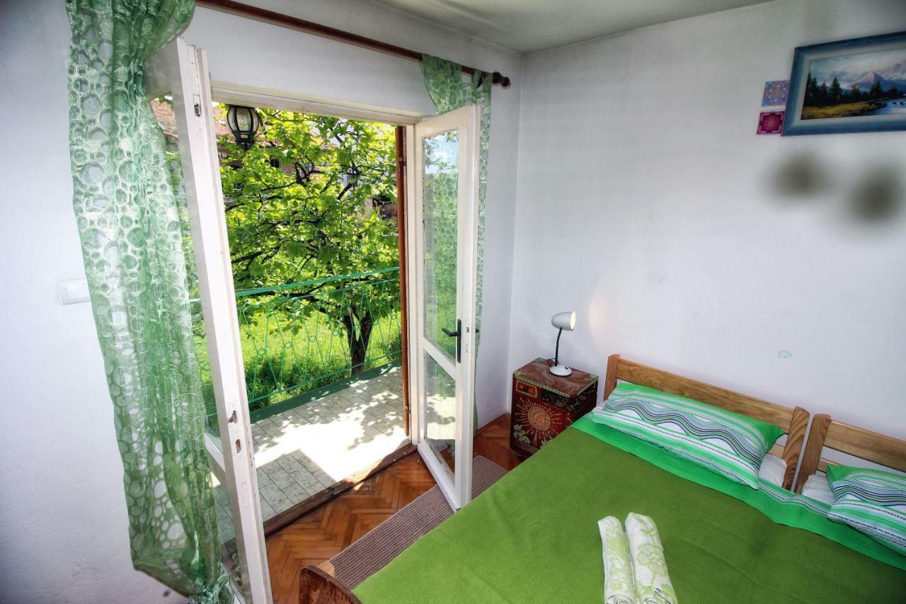 Green Garden Apartments Ровинь Экстерьер фото