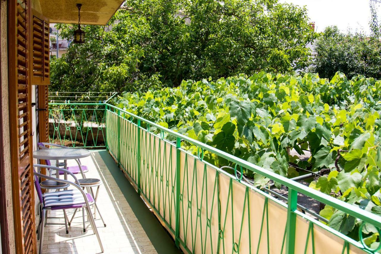 Green Garden Apartments Ровинь Экстерьер фото