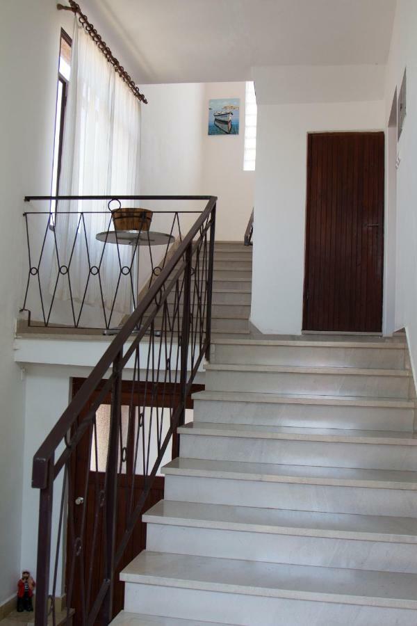 Green Garden Apartments Ровинь Экстерьер фото